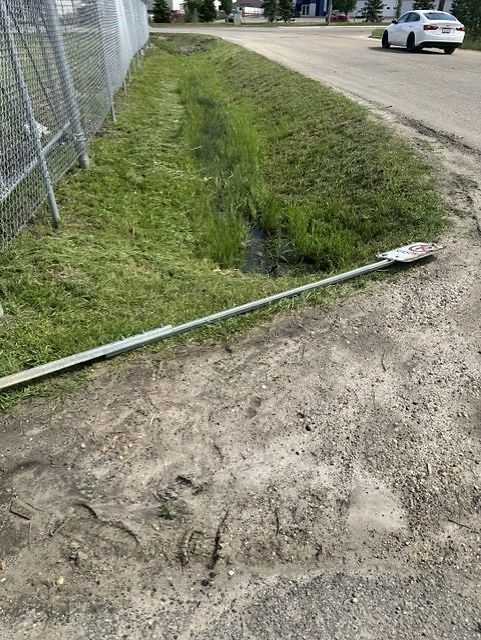 12915_-_151_street_-_no_parking_sign_on_ground